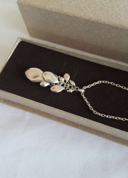 Gorgeous sterling silver necklace from Sterns (new-in lovely sterns box)