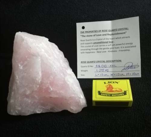ROSE QUARTZ CRYSTAL - XXL SIZE - BEAUTIFUL CRYSTAL