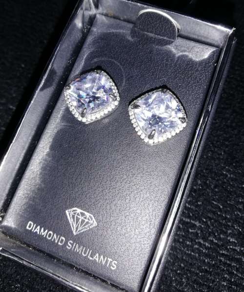 Diamond Simulants - LOVISA earrings (extra large diamond simulant studs) - Glamour