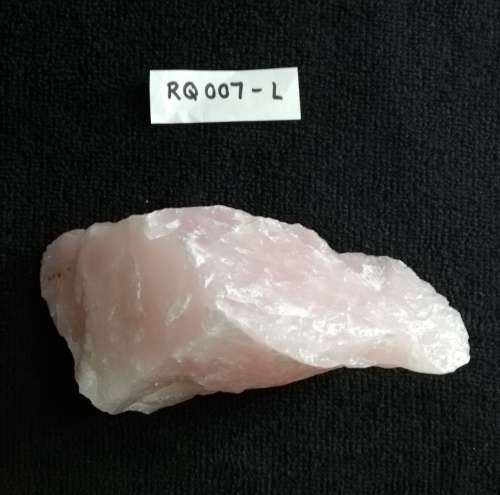 ROSE QUARTZ CRYSTAL - SIZE (L) - BEAUTIFUL STONE