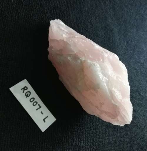 ROSE QUARTZ CRYSTAL - SIZE (L) - BEAUTIFUL STONE