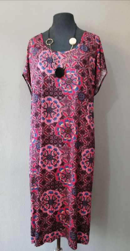 LADIES CASUAL DRESS by VANILLA LEE / Red/Pink Bloom Print / PLUS SIZE 42-44 (XXL)