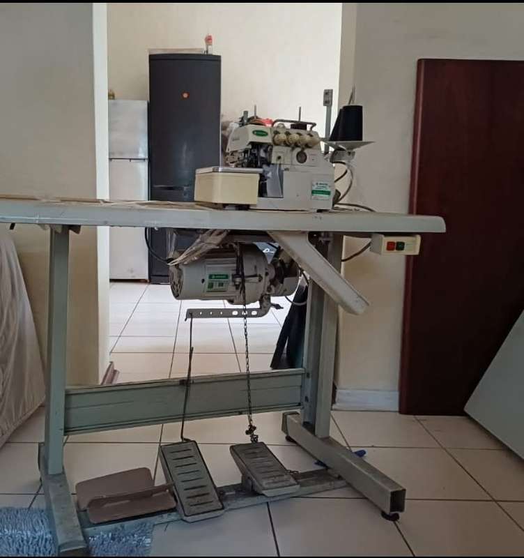 OVERLOCKER FOR SALE / ZOJE INDUSTRIAL MACHINE
