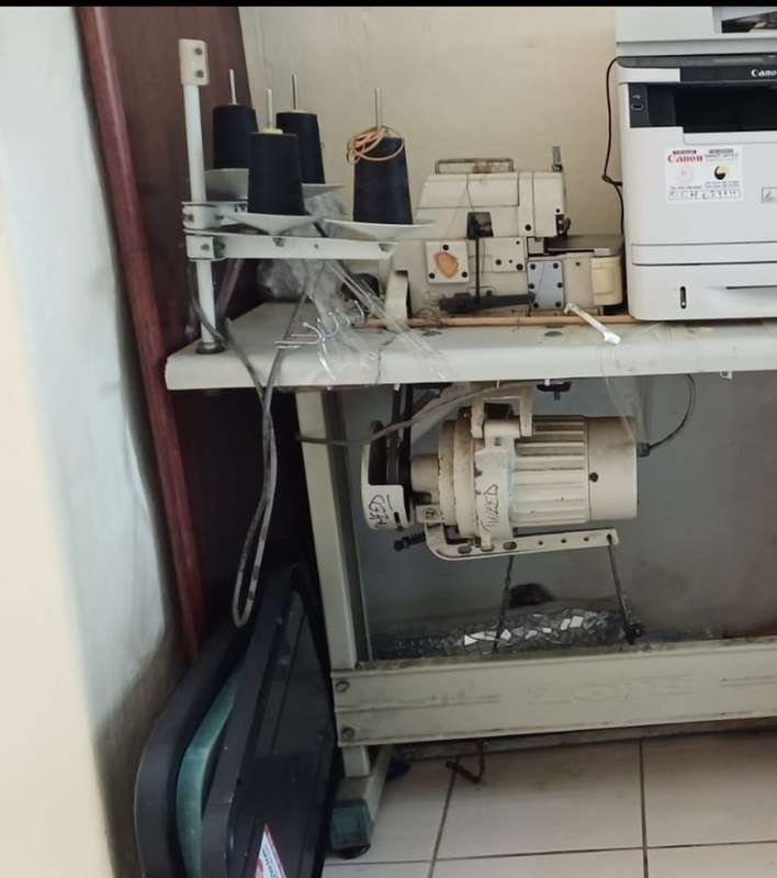 OVERLOCKER FOR SALE / ZOJE INDUSTRIAL MACHINE