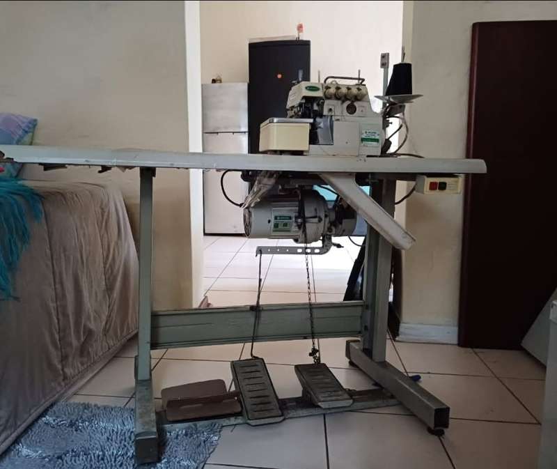 OVERLOCKER FOR SALE / ZOJE INDUSTRIAL MACHINE
