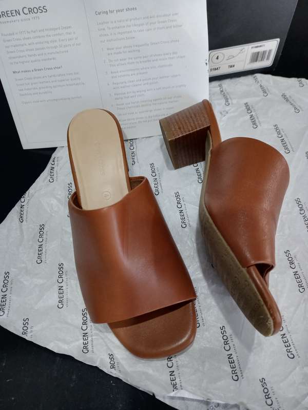 GREEN CROSS SHOES - SIZE 4 - TAN LEATHER
