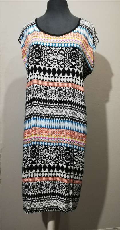 Shift Dress by VANILLA LEE / Size: (L) large / Ladies 38 - 40