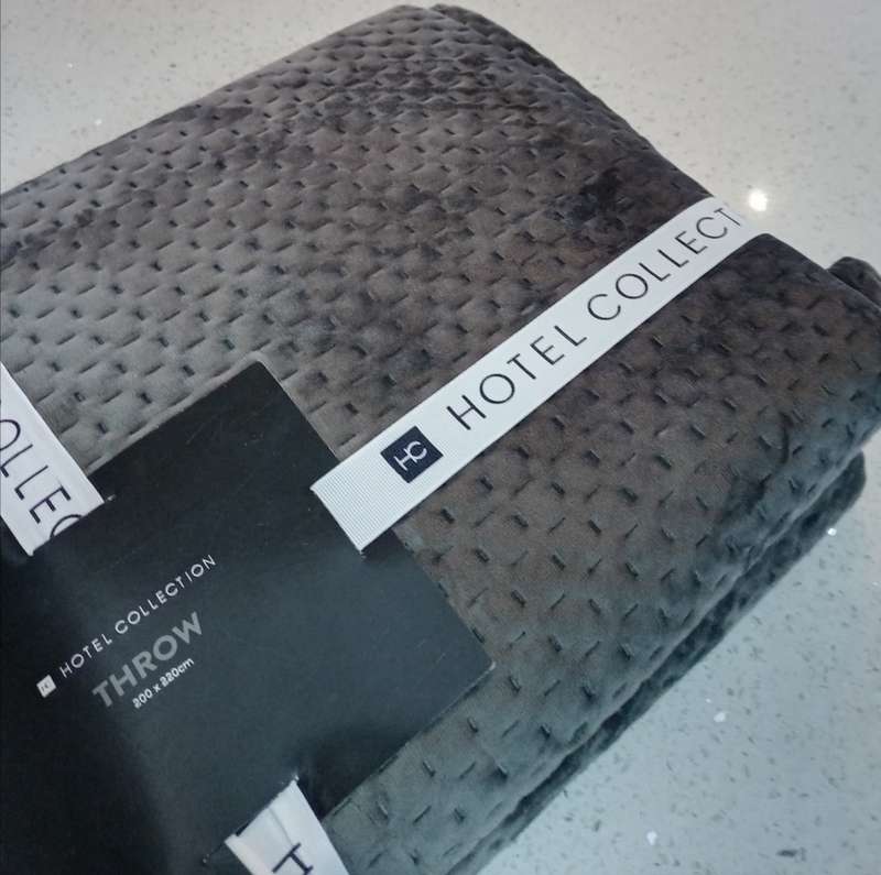 Bed Quilt from BORDMANS - ultra Luxurious & large size