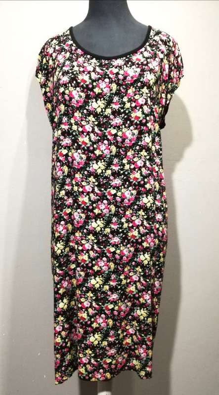Ladies Shift Dress by VANILLA LEE / Size: (L) Large / Ladies 38 - 40