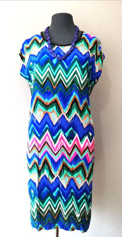 Ladies Dress by VANILLA LEE / Size: (L) Large (Ladies size 38, 40)
