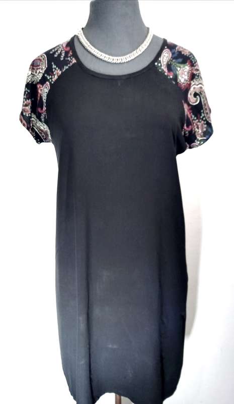 Shift Dress by VANILLA LEE / Size: (S) small (Ladies 30, 32)