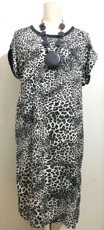 Shift Dress by VANILLA LEE / Size: XL (Ladies size 40, 42)