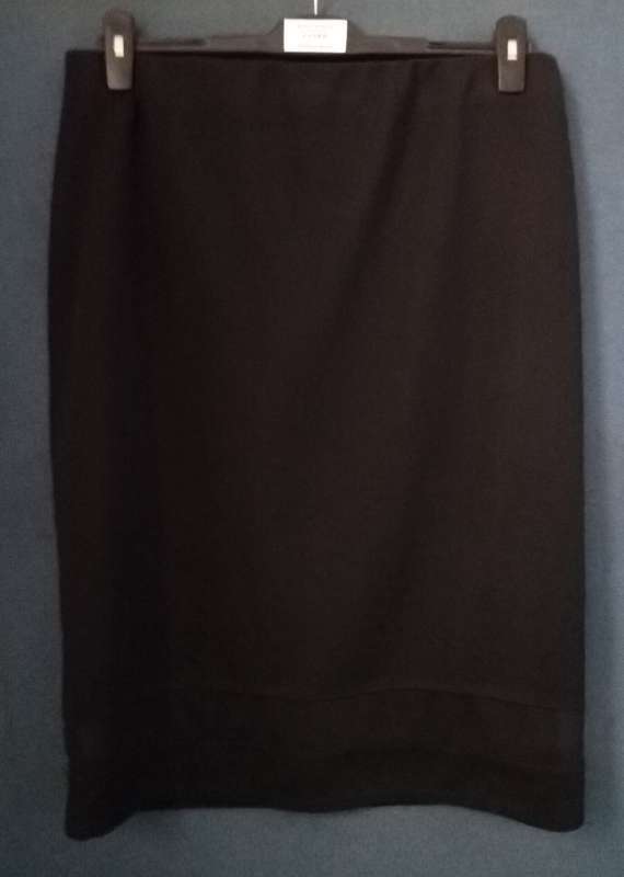 Used Clothing, Ladies / 3 Business-Corporate wear SKIRTS (Size: 40) High end