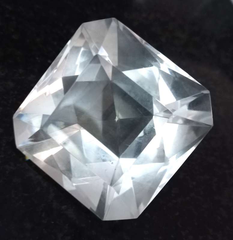 Swarovski Crystal - exquisite large flawless diamond cut