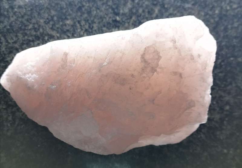 Crystal Rock - Rose Quartz / The stone of Love & Friendship / Size: 1,182kg