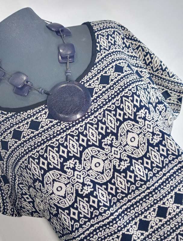 Shift Dress by VANILLA LEE / Size: Large (to fit Ladies 38 - 40)