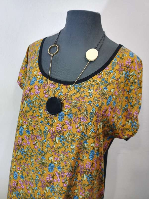 Ladies dress / Size: M - L (to fit Ladies sizes 36 - 38)