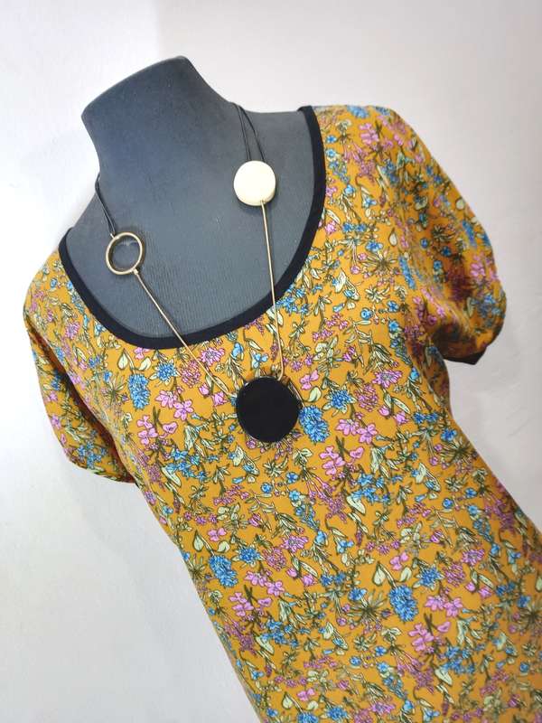 Ladies dress / Size: M - L (to fit Ladies sizes 36 - 38)