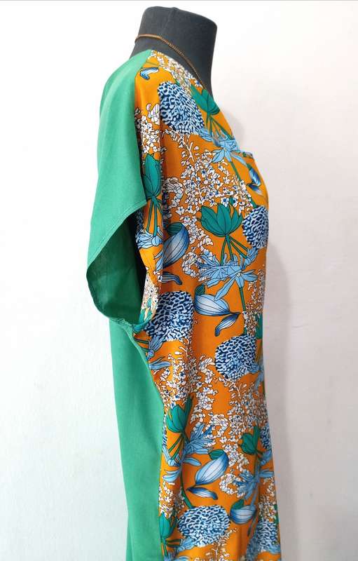 Ladies dress / Size: XXL (to fit Ladies sizes 44 - 46 - 48)