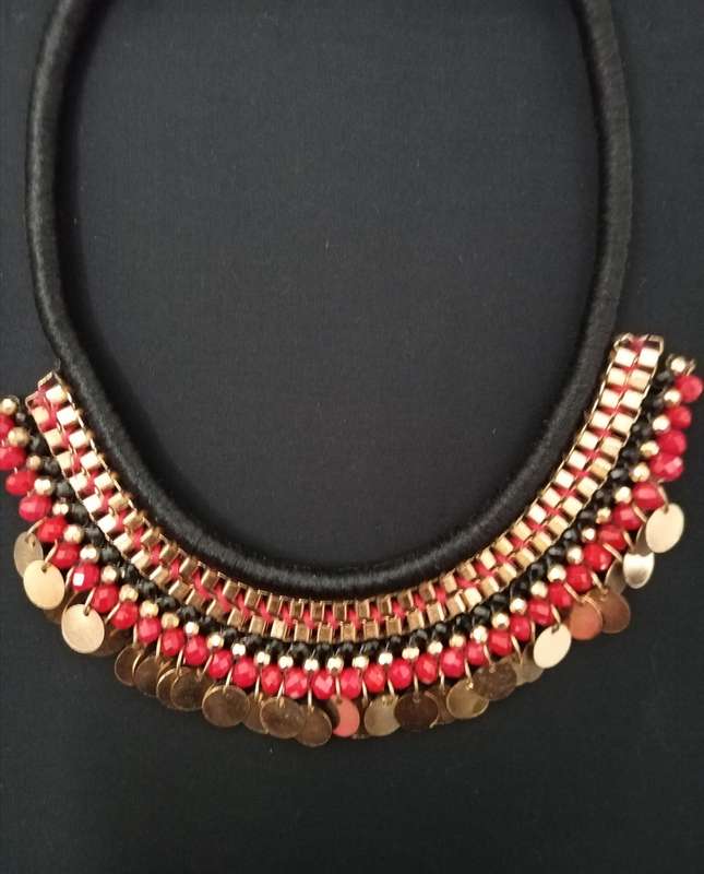 Ladies Jewelry - LOVISA Ethnic necklace - handmade in India - exquisite