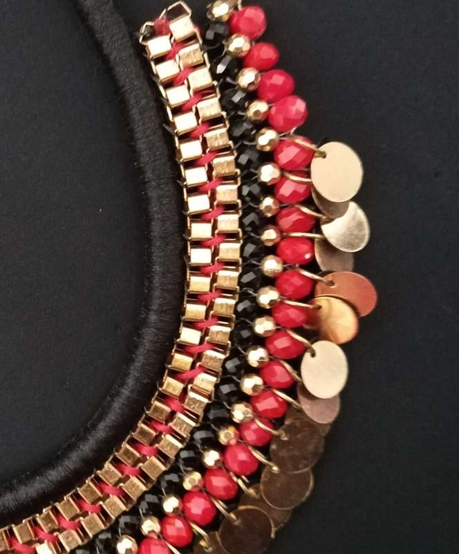 Ladies Jewelry - LOVISA Ethnic necklace - handmade in India - exquisite