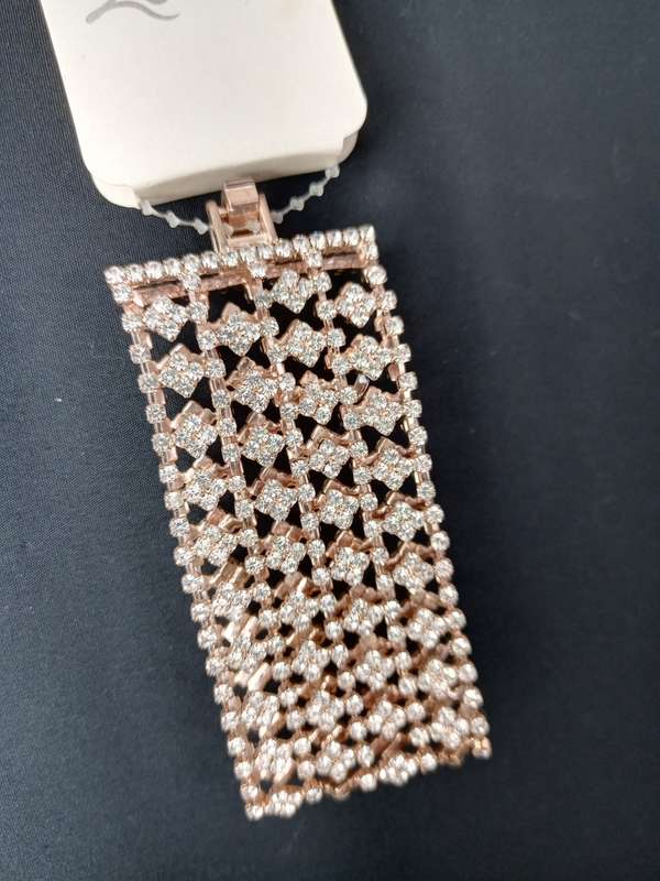 Ladies Jewelry - LOVISA crystal bracelet gold tone