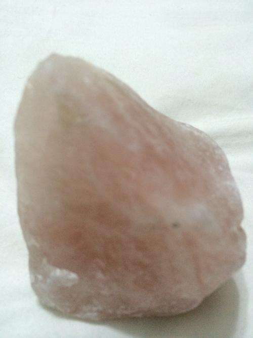 LARGE ROSE QUARTZ CRYSTAL (10cm x 7cm) LOVE, FRIENDSHIP, CALM, TRANQUIL ENERGY, STRESS RELIEF