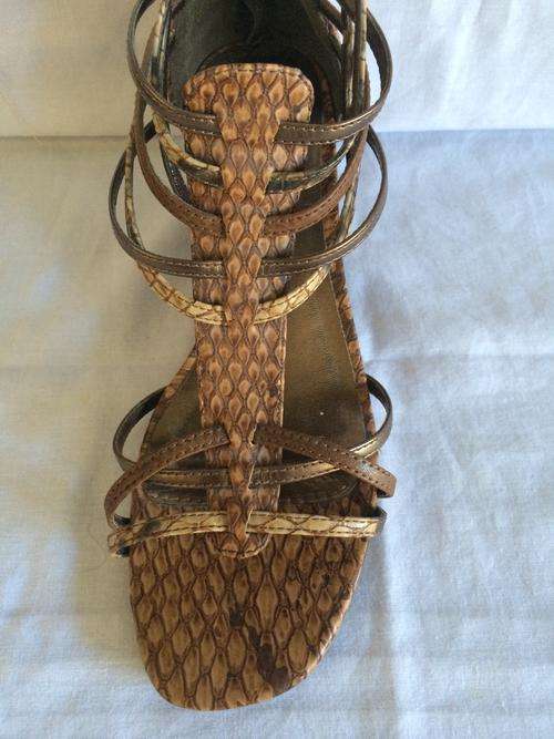 STUNNING SHOES by CRAVO - SIZE 4 - R999.00