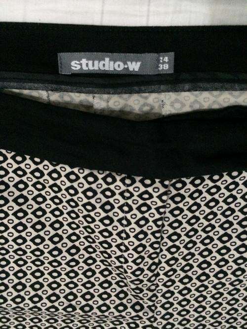LADIES CREAM AND BLACK STOVE PIPE PANTS - SIZE 38 (STUDIO by Woolworths) - excellent quality :-)