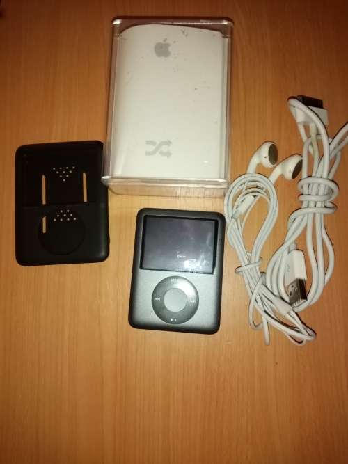 Apple iPod Nano | 8GB | 3rd Generation | MB253 | A1236 **** IPOD NANO ****