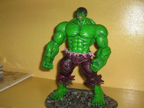 Marvel Select loose Hulk. One of the best Hulk figures availible. Nice detail. Hulk SMASH!!!!