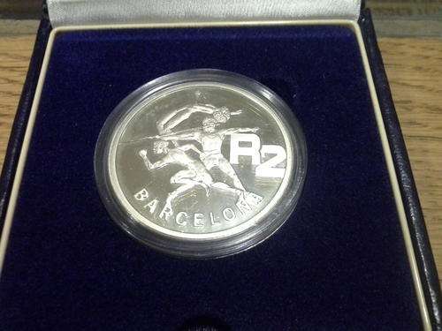 1992 SILVER BARCELONA OLYMPICS R2 COIN IN BLUE SA MINT BOX