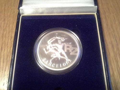 1992 SILVER BARCELONA R2 COIN IN BLACK SA MINT BOX
