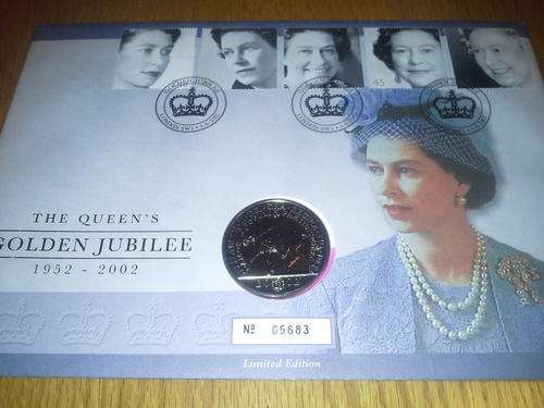 THE QUEENS GOLDEN JUBILEE 1952 -2002 WITH Â£5 COIN