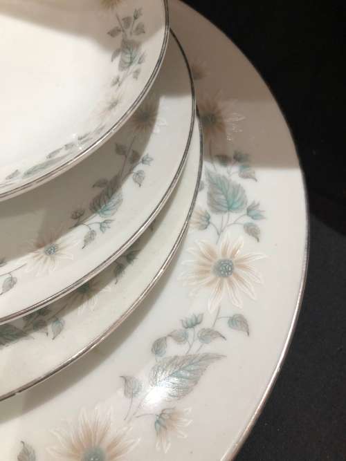 Noritake Welles dinner service