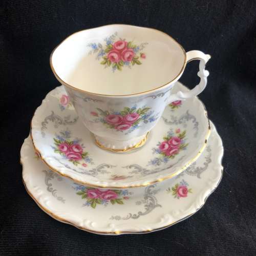 Royal Albert Teanquility trio