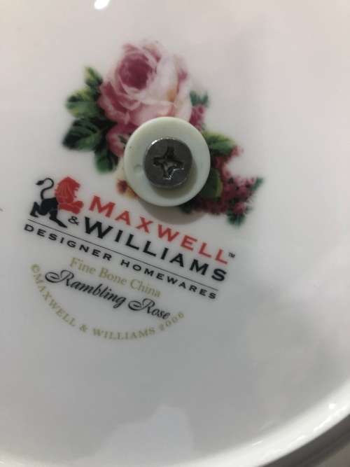 Maxwell Williams pastry stand(PORC811)ENTRY