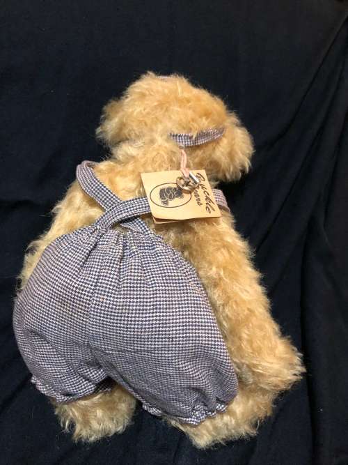 Buckle Bear