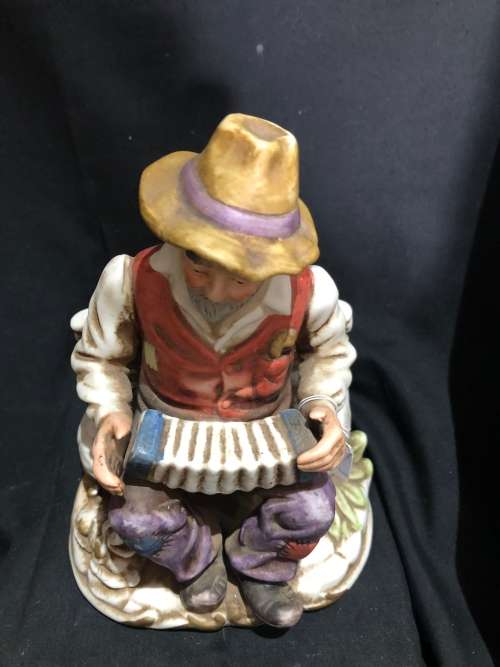 Figurine old man(F)