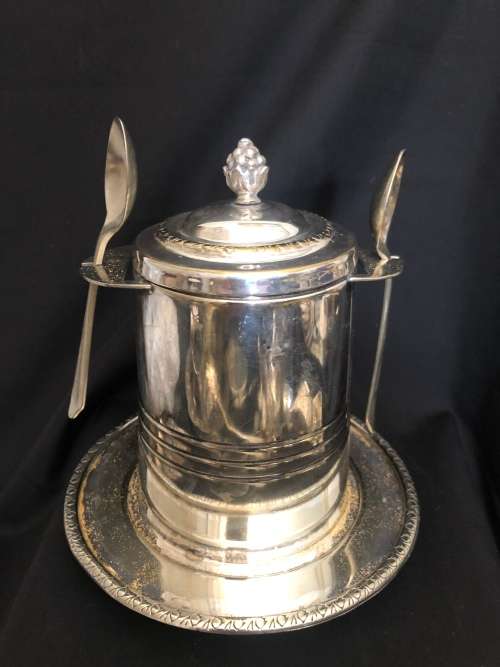 Tea caddy