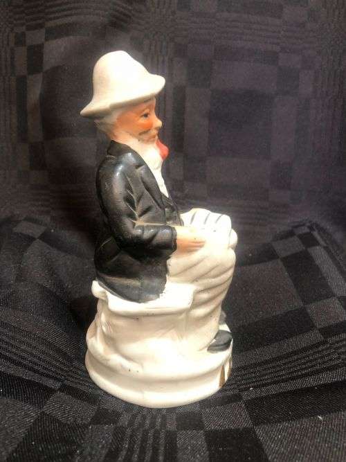 Figurine/ornament(J)