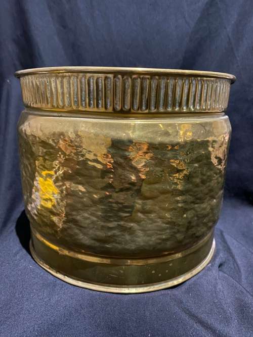 Planter brass