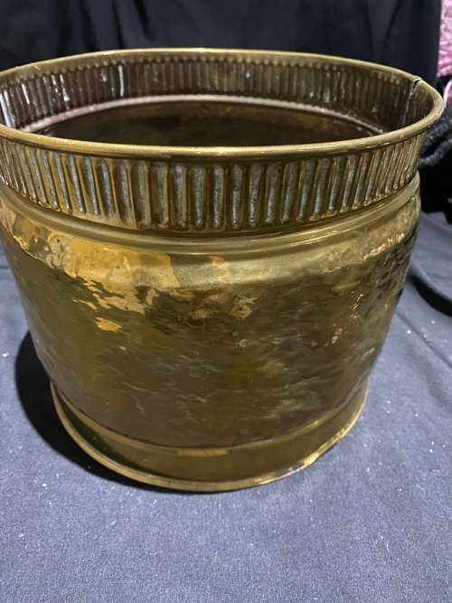 Planter brass