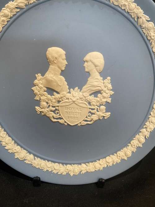 Plate Wedgwood Royal Birth(E)