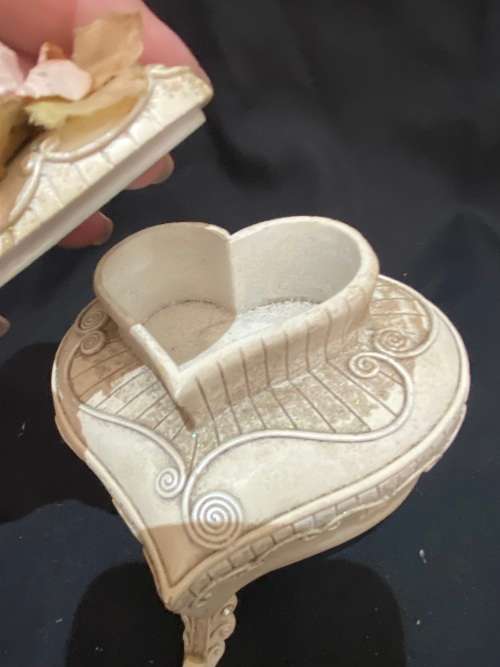 Jewellery/trinket holder