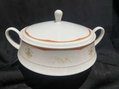 Tureen lidded Noritake Contessa