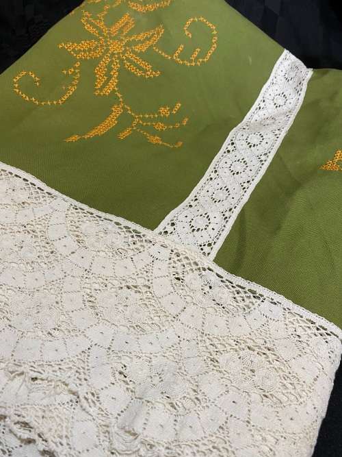 Tablecloth crochet/handstitch