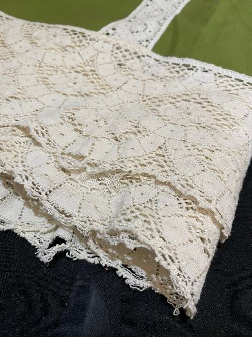 Tablecloth crochet/handstitch