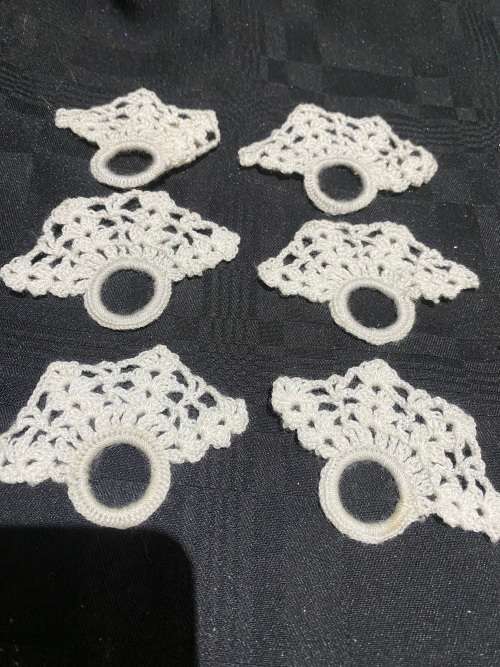 Napkin/serviette holders/rings crochet