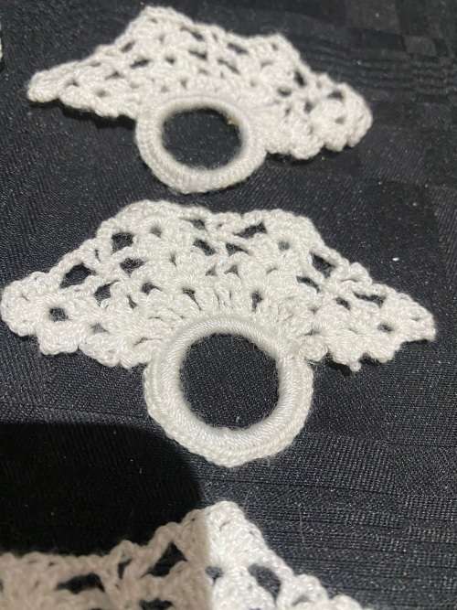 Napkin/serviette holders/rings crochet